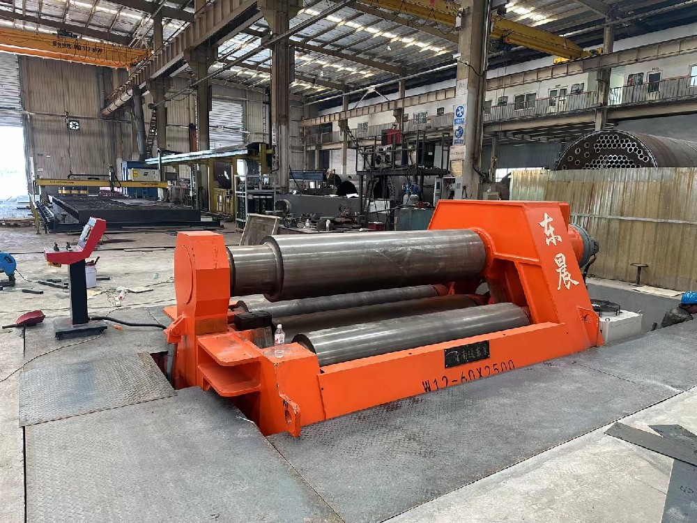 W12数控四辊卷板机简介